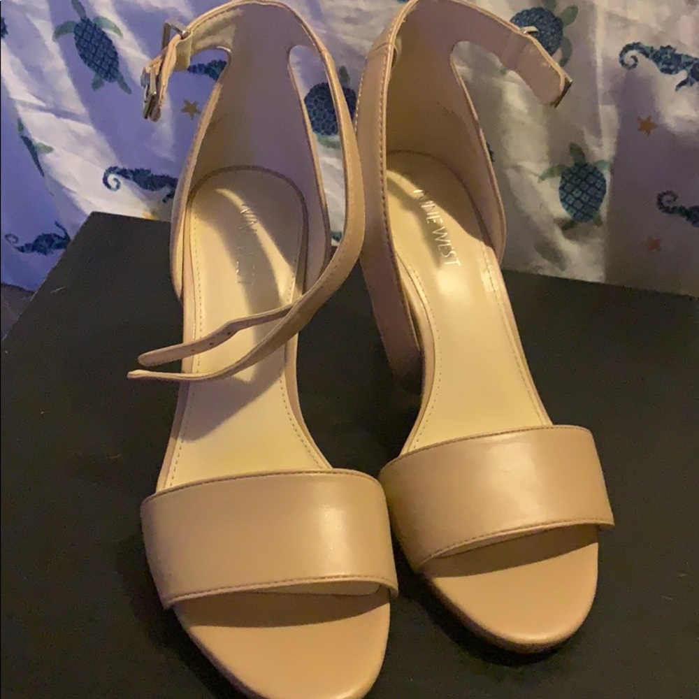 Nine West nude heels